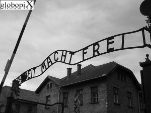 auschwitz-arbeit-macht-frei